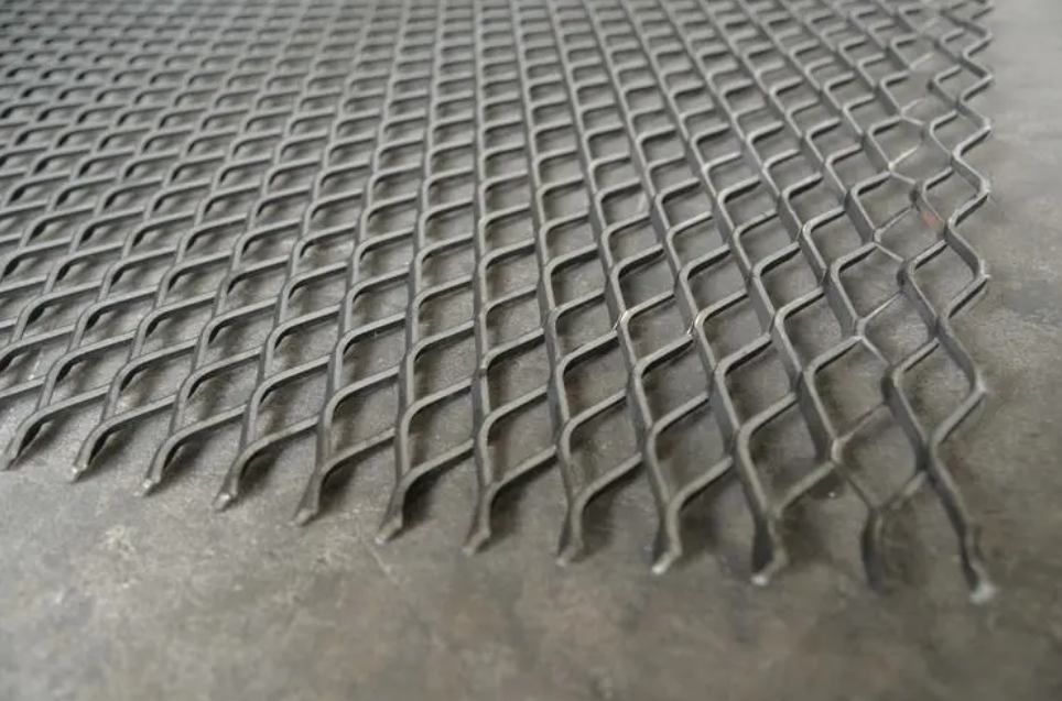 喷塑铁板网18x20毫米|18x30毫米涂塑铁板网|18x40毫米浸塑铁板网